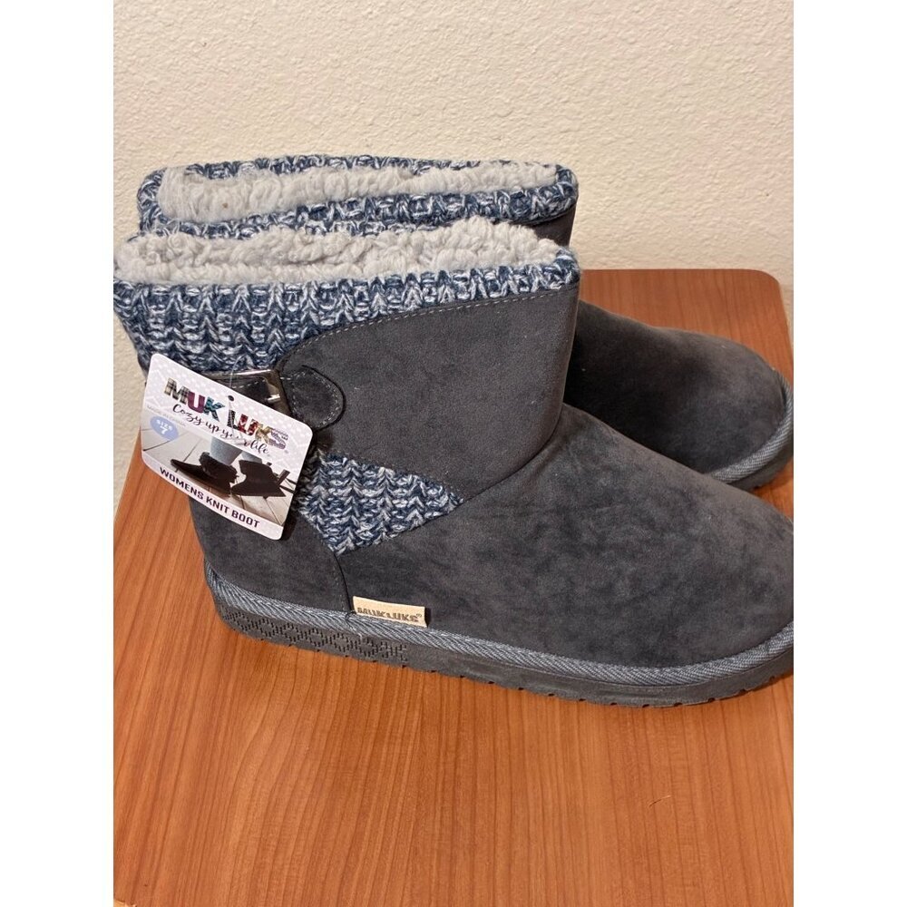 NWT Muk Luks Winter Knit Boots Gray Flat Size 7 Women's